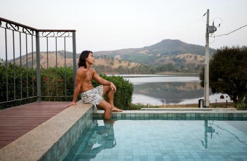 Capitolio Hotel | Pet-Friendly Pousada Vila do Lago with Pool & Ocean Views