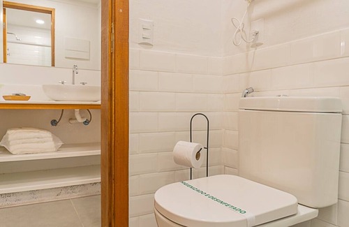 Praia da Enseada Hotel | Discover Pousada Vila Jacaa: Pool, Spa & Breakfast Included