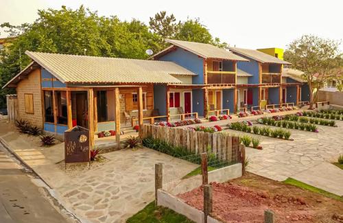 Carrancas Hotel | Discover Comfort at Pousada Vila Mandalah with Pool & Hot Tub