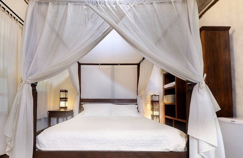 Lencois Hotel | Discover Pousada Vila Serrano: Rated 9.6 with Pool & Spa