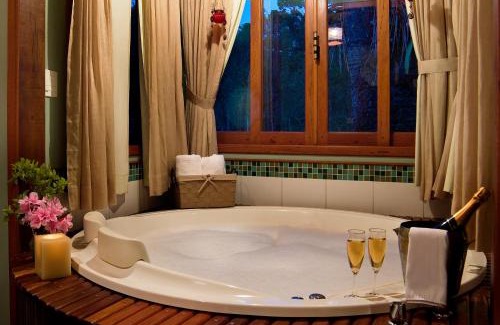 Nucleo Maua Hotel | Experience Pousada Villa Acauã: Pool, Breakfast & Hot Tub