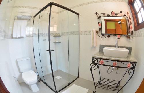 Serra Negra Hotel | Guest Rated 10/10: Pousada Villa dos Leais with Pool & Hot Tub