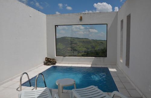 Serra Negra Hotel | Guest Rated 10/10: Pousada Villa dos Leais with Pool & Hot Tub