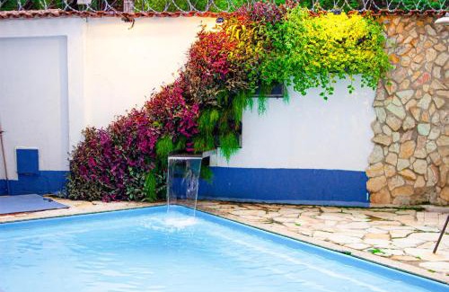 Sabara Hotel | Pet-Friendly Pousada Villa Real with Pool & Kitchen Access