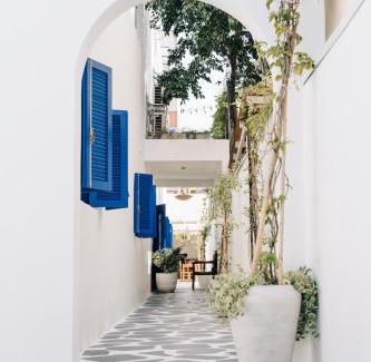 Vila Julia House | Pet-Friendly Pousada Villa Santô with Ocean View & Pool