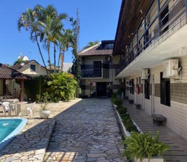 Matinhos Hotel | Relax at Pousada Volare with Ocean View & Pool Access