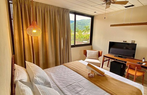 Juquehy Hotel | Discover Pousada Yamandu: Family-Friendly with Pool & Spa