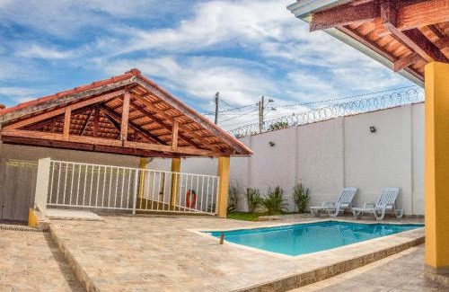 Sao Joao Batista do Gloria House | Top-Rated Pouso Oliveira with Pool and Pet-Friendly Amenities