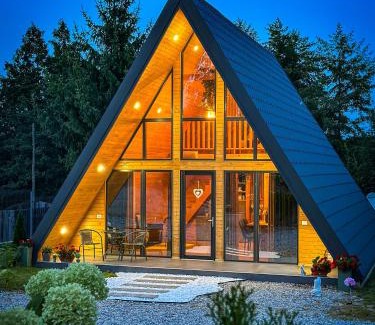 Arpasu de Sus Ski Chalet | Discover Povestea din Munti: Family-Friendly Escape