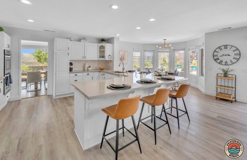 Poway House | Hilltop Celebrity Home Perfect for Weddings & Events