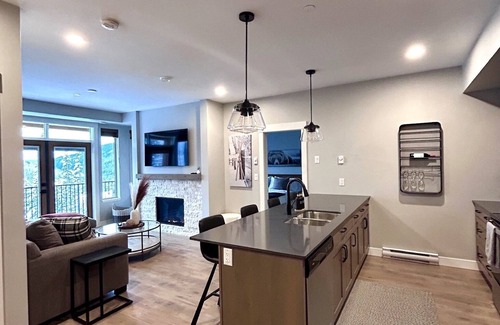 Sun Peaks House | Family-Friendly Powder Heights Unit 20 with Kitchen Amenities