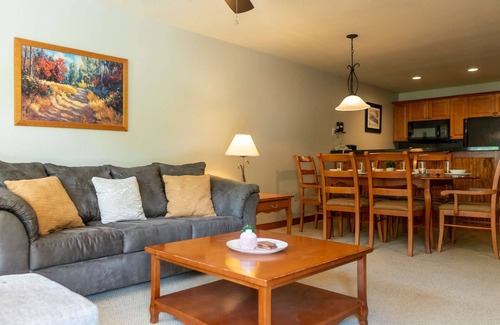 Salt Lake Mountain Resorts Condo | Cozy Powder Stash Condo: Ski-In/Ski-Out with Pool & Spa