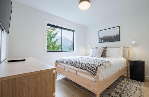 Whistler Creekside House | Comfortable Powderview 24 by Outpost Whistler - Rated 9.2