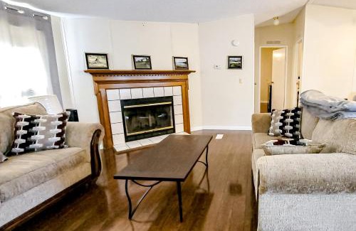 Andersonville House | Discover Powell River Paradise: Family & Pet Friendly Getaway