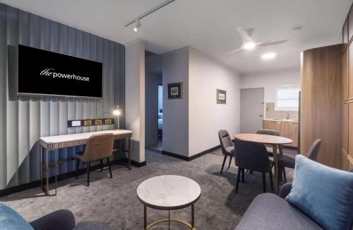 Tamworth Hotel | Elegant Powerhouse Hotel Tamworth: Pool & Hot Tub Retreat