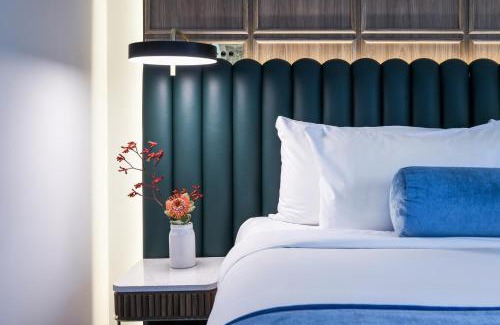 Tamworth Hotel | Elegant Powerhouse Hotel Tamworth: Pool & Hot Tub Retreat