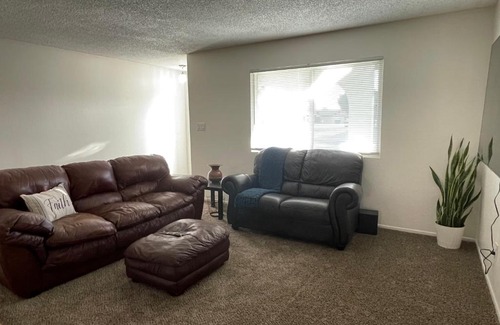 Yuma House | Pet-Friendly Retreat at Power’s Court 2 - Rated 10/10