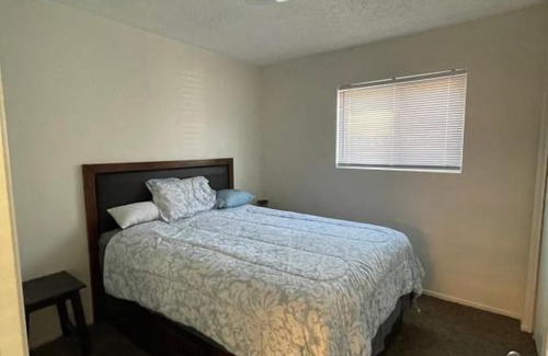 Yuma House | Pet-Friendly Retreat at Power’s Court 2 - Rated 10/10