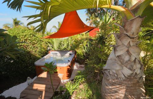 La Saline Les Bains Bed & Breakfast | Ocean View Escape at Poz Lagon - Guest Rated 10/10
