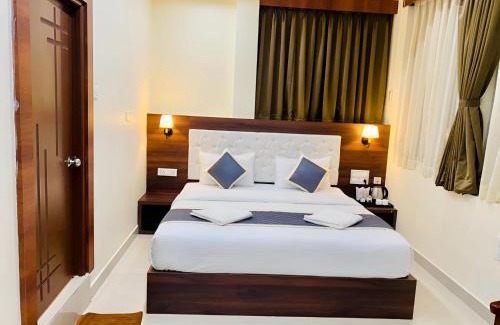 Madanapalle Hotel | Inviting PPH Living Gnr Grand Rooms with Family-friendly Perks