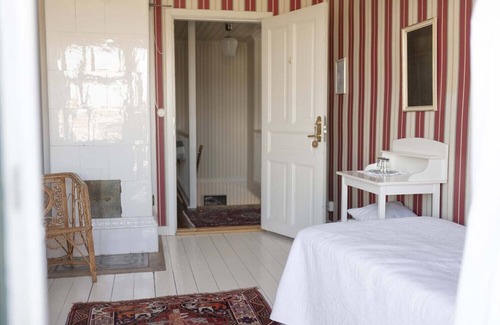 Mollosund House | Discover Prästgårdens Pensionat: 9.2/10 Guest Reviews
