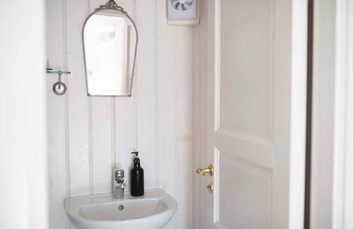Mollosund House | Discover Prästgårdens Pensionat: 9.2/10 Guest Reviews