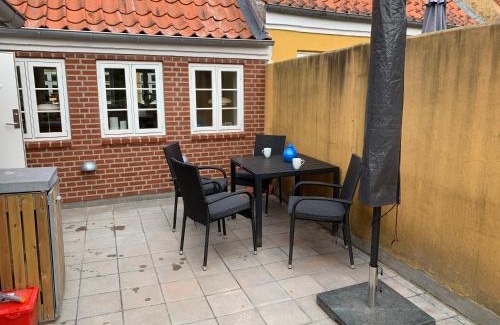 Ribe Apartment | Discover Præstegade 11: Pet-Friendly & Family-Oriented Stay