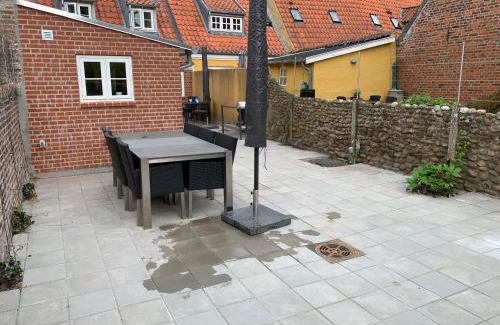Ribe Apartment | Discover Præstegade 11: Pet-Friendly & Family-Oriented Stay