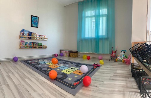 Pendik Apartment | Convenient Minimalist Stay Near SAW Airport - Family-Friendly