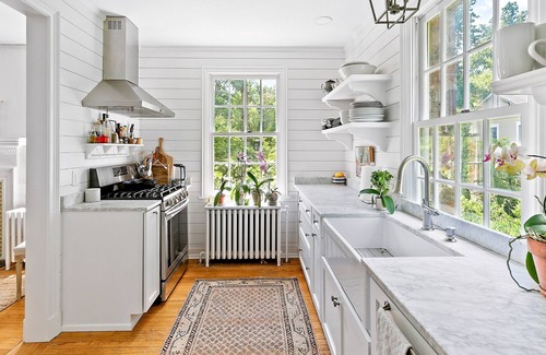 Lewis Mountain House | Top-Rated Property Steps from UVA Grounds with Kitchen