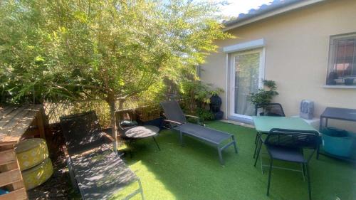 Crozes-Hermitage Apartment | Relaxing Retreat Near the Vineyards with Spa Access