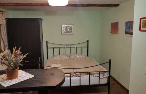 Dovje Bed & Breakfast | Pet-Friendly Retreat at pr' Drašlerju with Breakfast