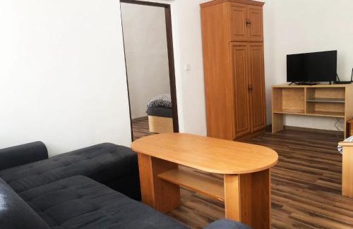 Usti nad Labem Apartment | Budget-Friendly Stay at Apartmán Čajkovského with Breakfast