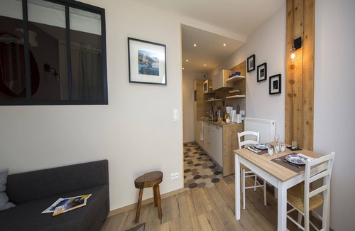 Pra Loup Apartment | Panoramic View Retreat: Pra Loup 1600 T2 Steps from Slopes