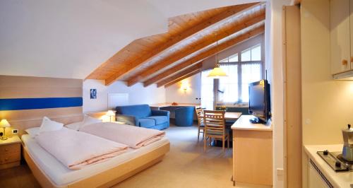 Ortisei Hotel | Elegant Stay at Pra Palmer The Green B&B with Breakfast