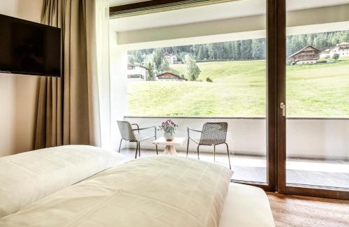 Ortisei Hotel | Elegant Stay at Pra Palmer The Green B&B with Breakfast