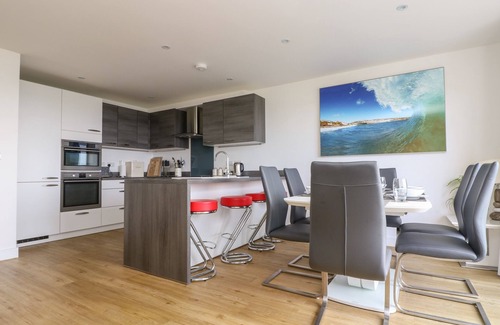 Praa Sands Cottage | Praa Waves: Family-Friendly Holiday Cottage with Ocean View