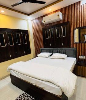 Varanasi House | Prabhakar P Guest House