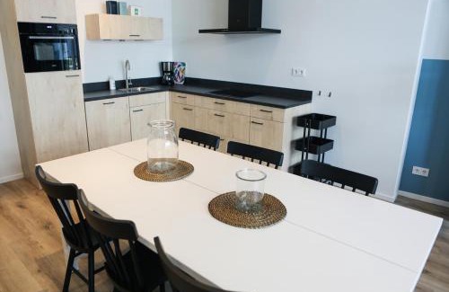 Yerseke Apartment | Elegant Apartment in Yerseke's Heart - Family Friendly Stay