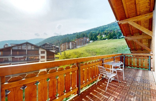 Saint-Pierre-de-Clages Apartment | Pracondu 2 502 - Outdoor Fun with Spa & Pet-Friendly Comfort