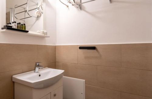 Weißgerber Apartment | Practical 1BR Flat Near Center - Child Friendly Stay