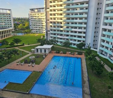 Matandang Balara Apartment | Stylish JKrib Studio with Oceanfront Views and Pool Access