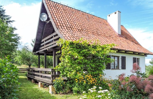 Blanki House | Comfortable Vacation Home with Private Garden by Lake Symsar