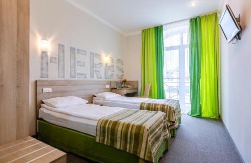 Darnyckyj Hotel | PracticOtel by Apgrade