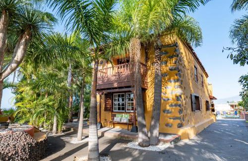 Los Realejos Villa | Relaxing Retreat at Pradera de Melo with Heated Pool & BBQ