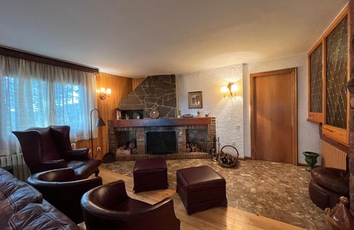 Prades House | Experience Comfort at Prades Cal Rueda - Pet and Child Friendly
