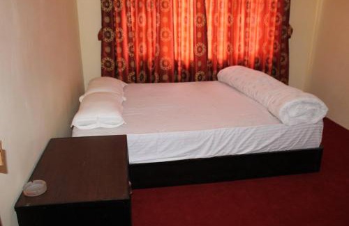 Bhaktapur Bed & Breakfast | Pet-Friendly Pradhan House: Garden Home Stay with Breakfast