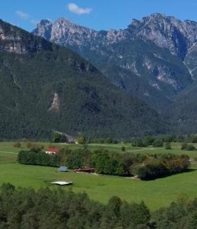 Tramonti di Sotto Apartment | Discover Pradileva: Pet-Friendly Haven with Breakfast