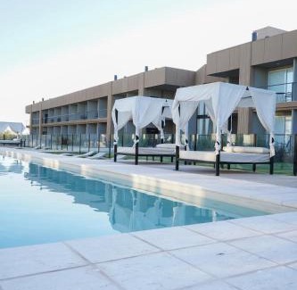 Villa Rumipal Apartment | Discover Prado del Lago: Pet-Friendly Oasis with Pool