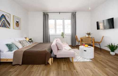 Podoli Apartment | Prague Days - Open-Plan Studio - Close to Vyšehrad Castle